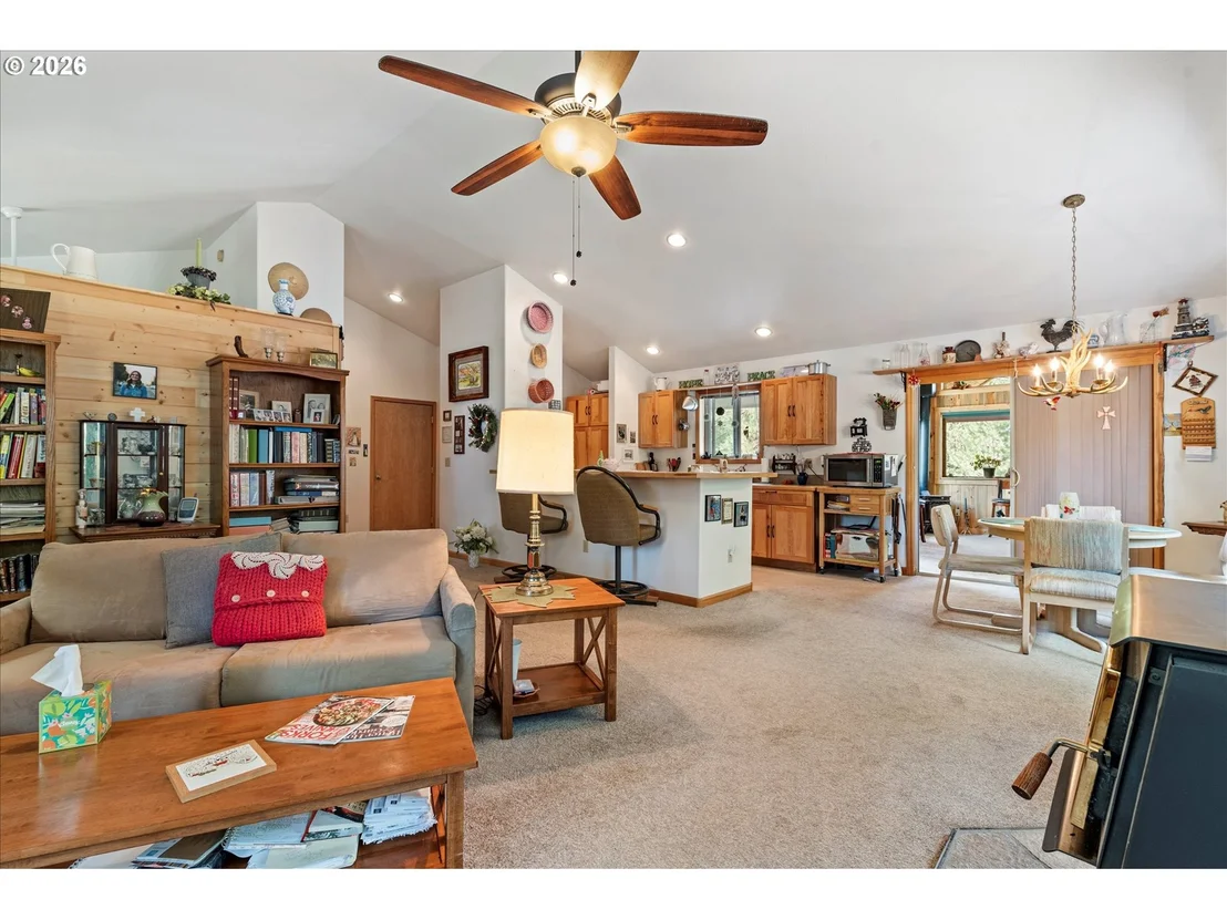 Photo of 395 BONANZA ST