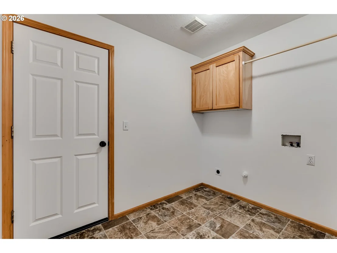 Photo of 555 HOLLYHOCK LN
