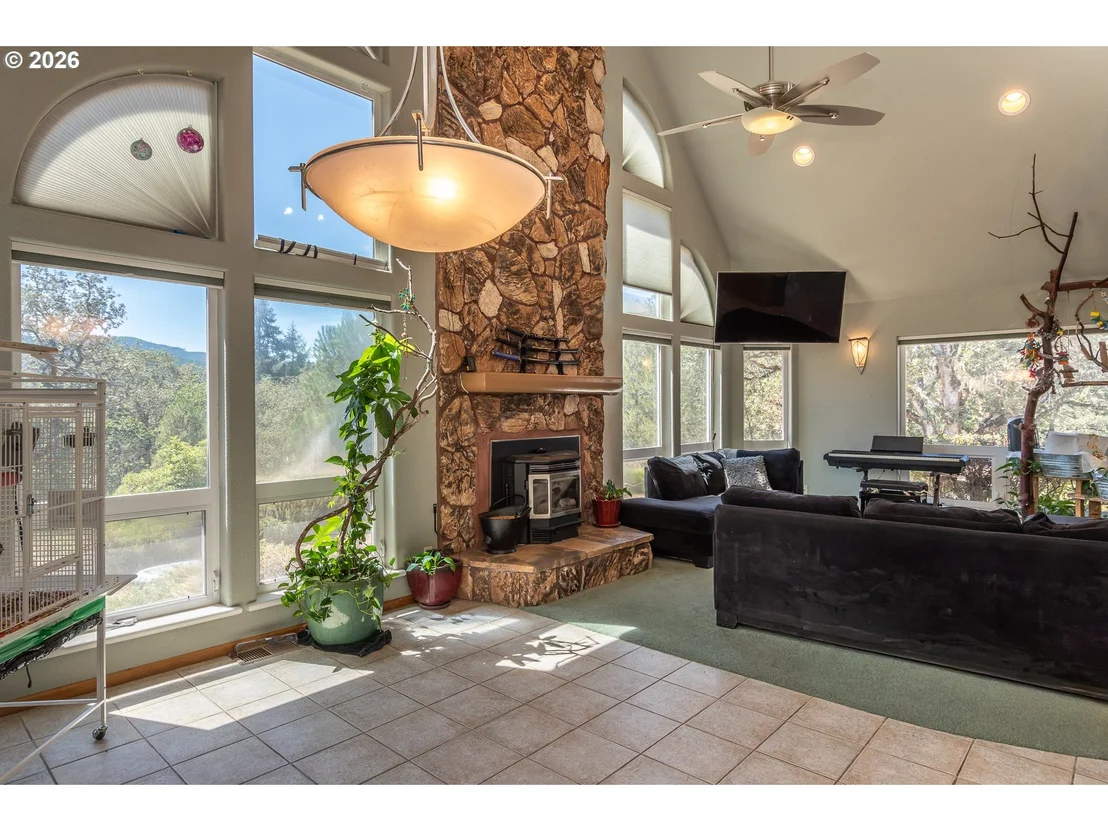 Photo of 1265 EVERGREEN RIDGE RD