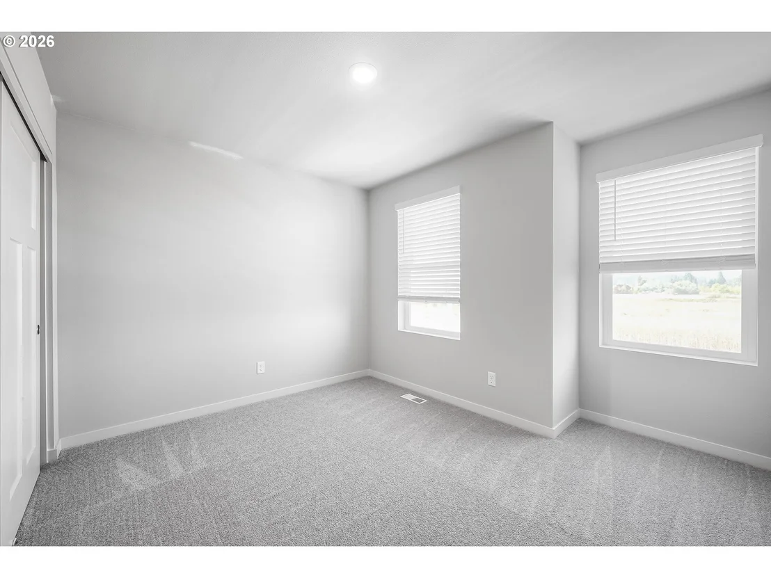 Photo of 955 Legacy ST