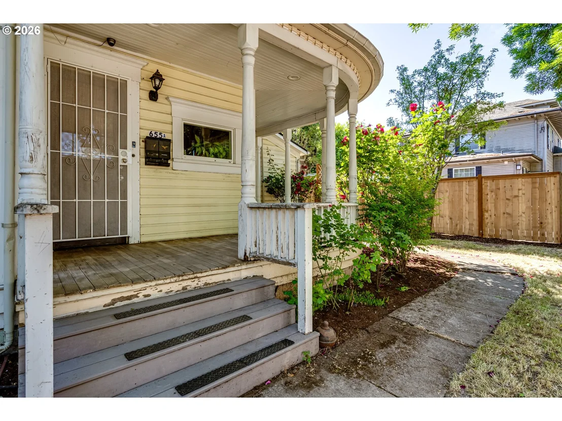 Photo of 655 MONROE ST