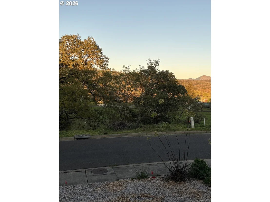 Photo of 111 SE LEBLEU LN