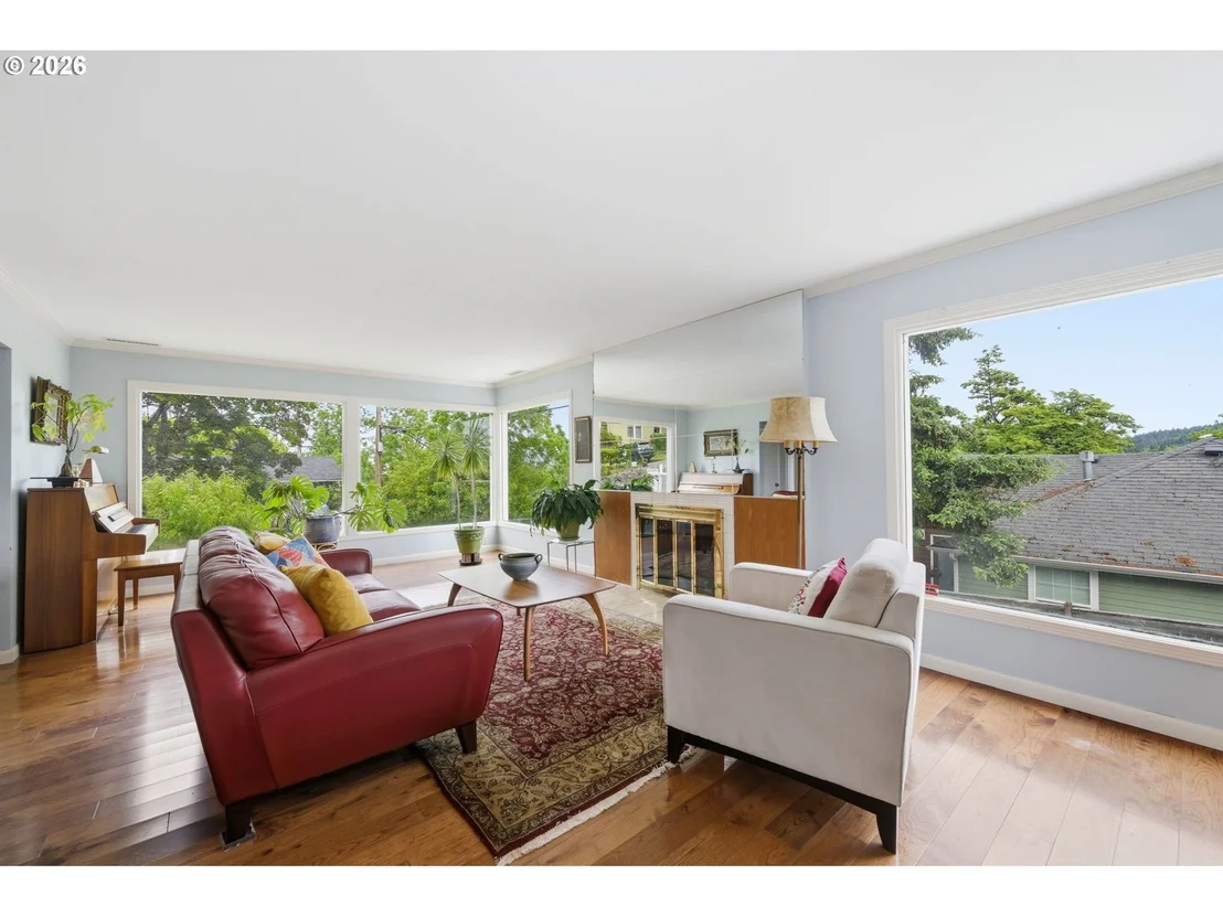 Photo of 28 W 22nd AVE