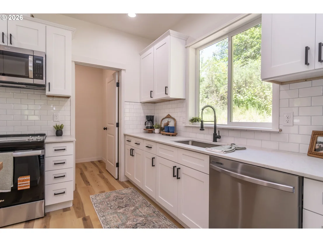 Photo of 492 TERRACE DR