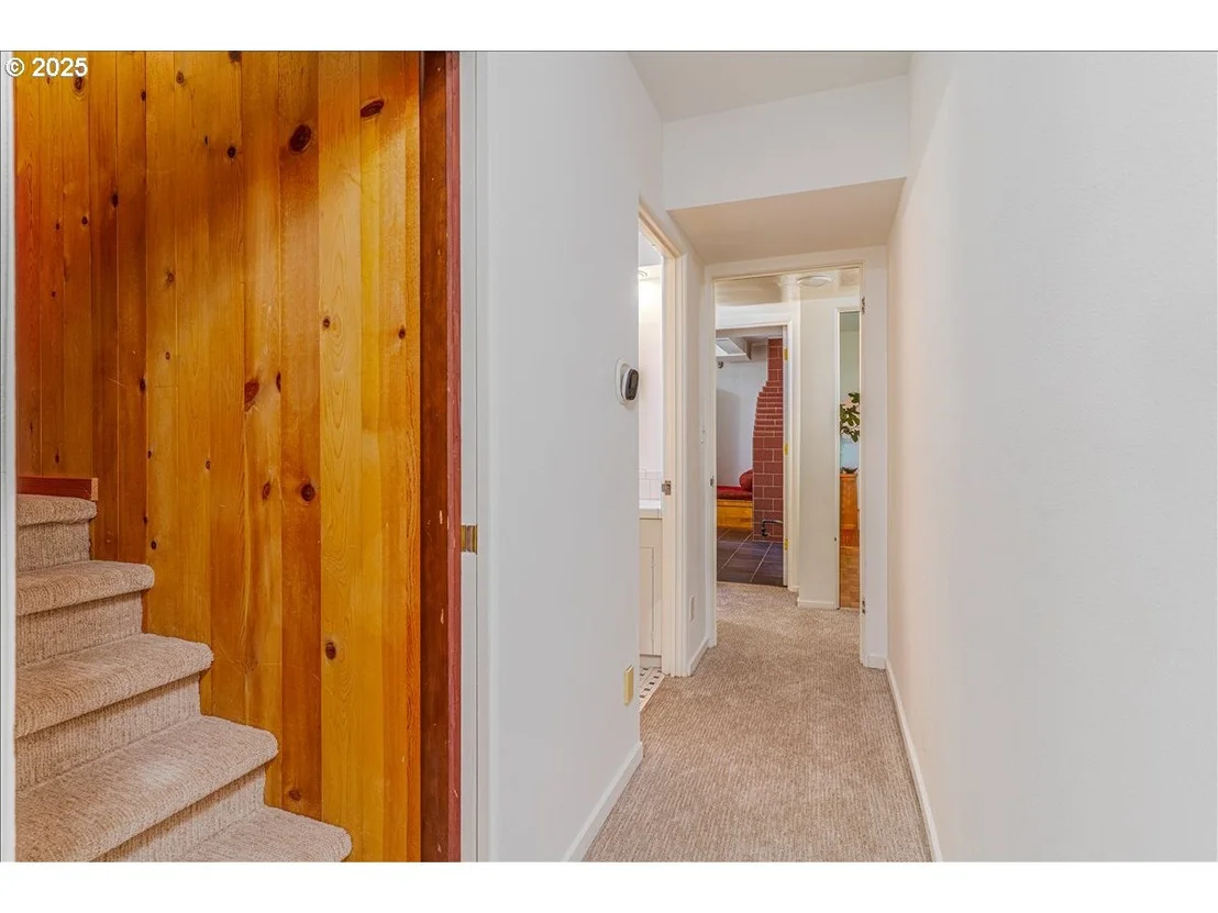 Photo of 589 RIDGEWAY RD