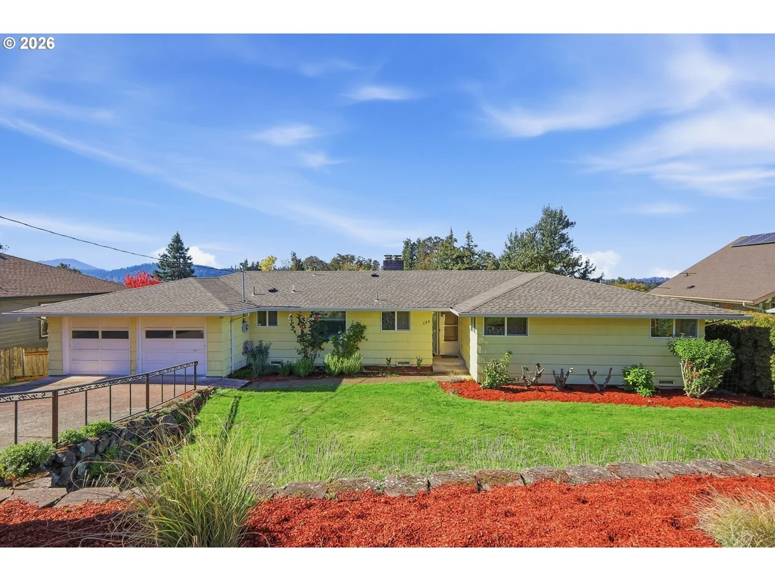 Photo of 682 SUNSET DR