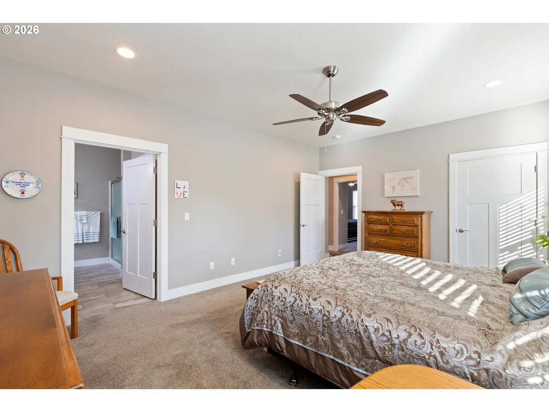 Photo of 582 FAIRWAY ESTATES DR