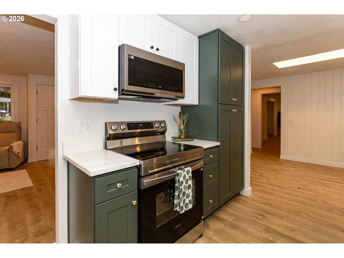 Photo of 395 E 46TH AVE