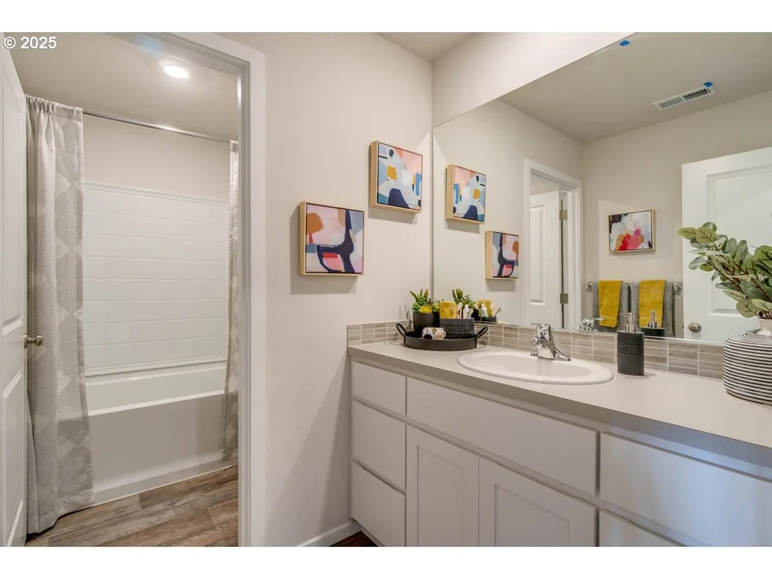 Photo of 451 Pietro AVE NE