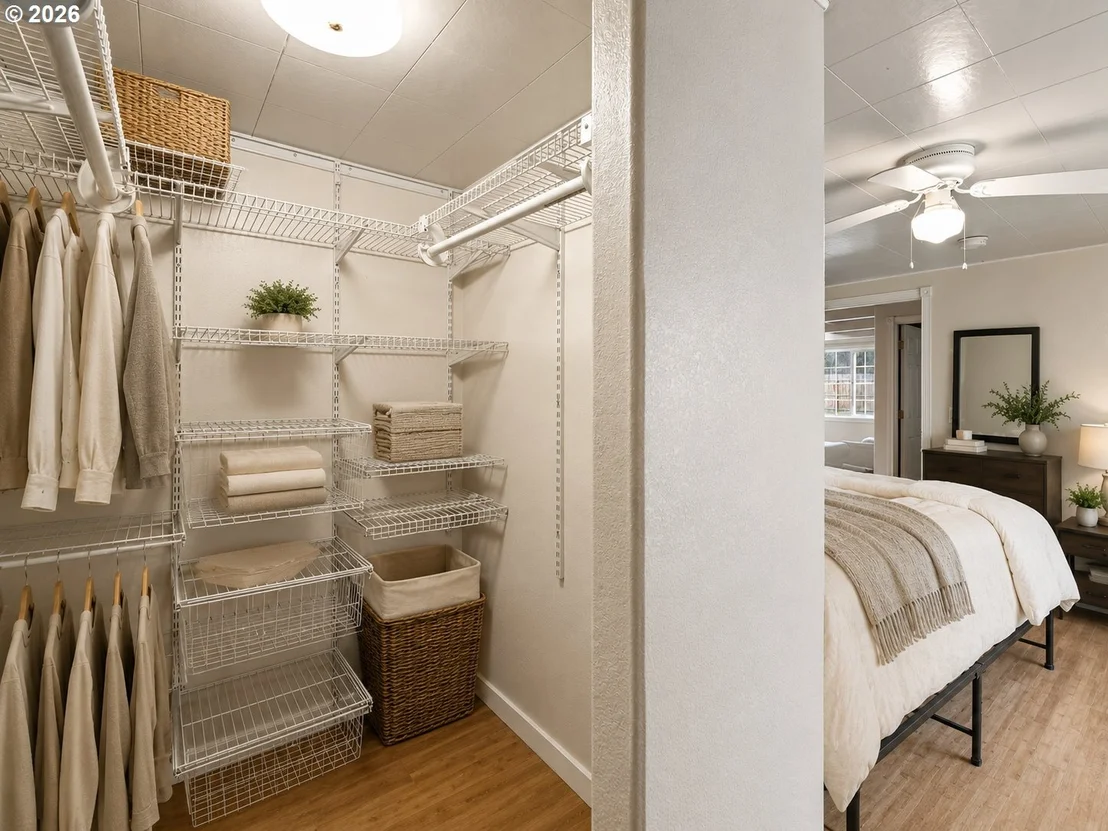 Photo of 16024 LEONA LN