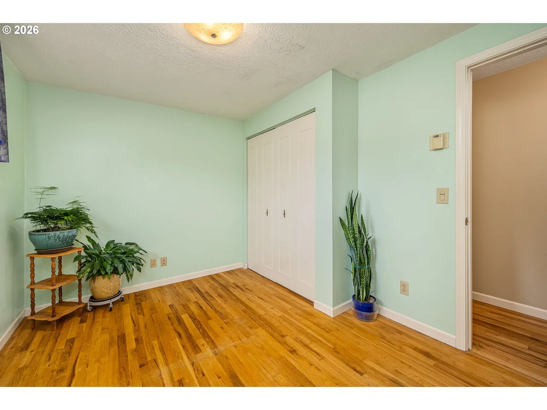 Photo of 6111 THURSTON RD