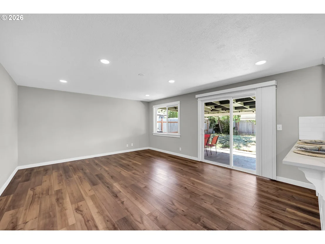 Photo of 326 38TH PL