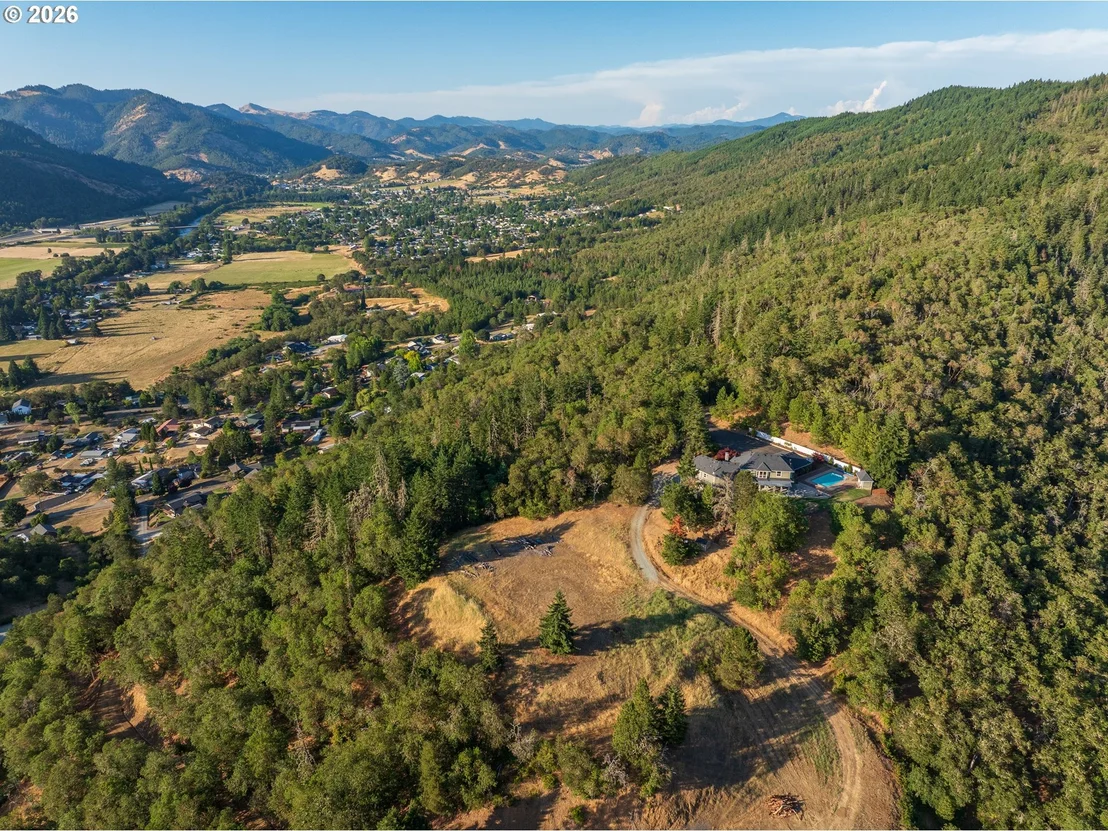 Photo of 317 AKER DR