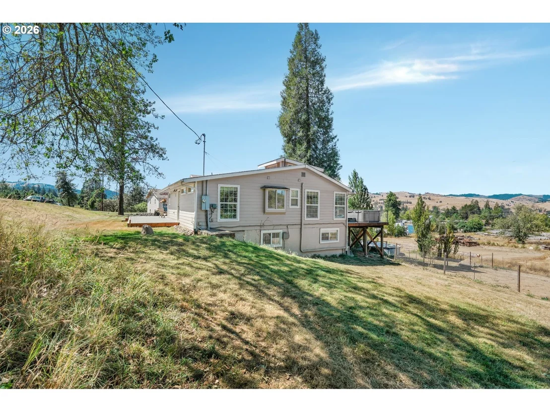 Photo of 216 TERRACE DR