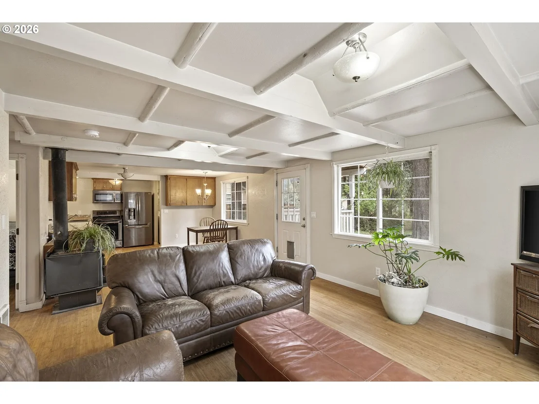 Photo of 16024 LEONA LN