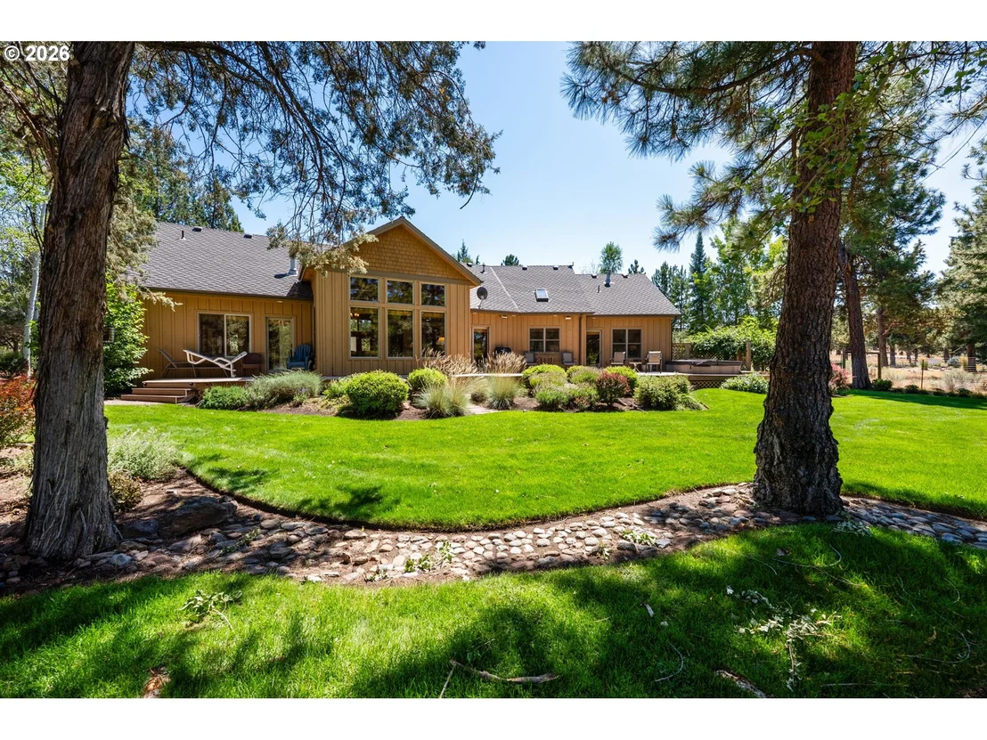 Photo of 17690 Mountain View RD SW
