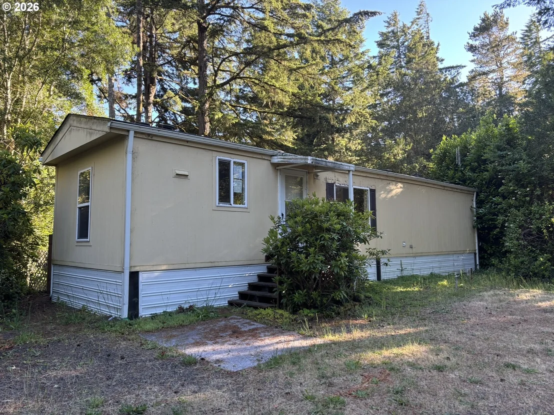 Photo of 64 OUTER DR