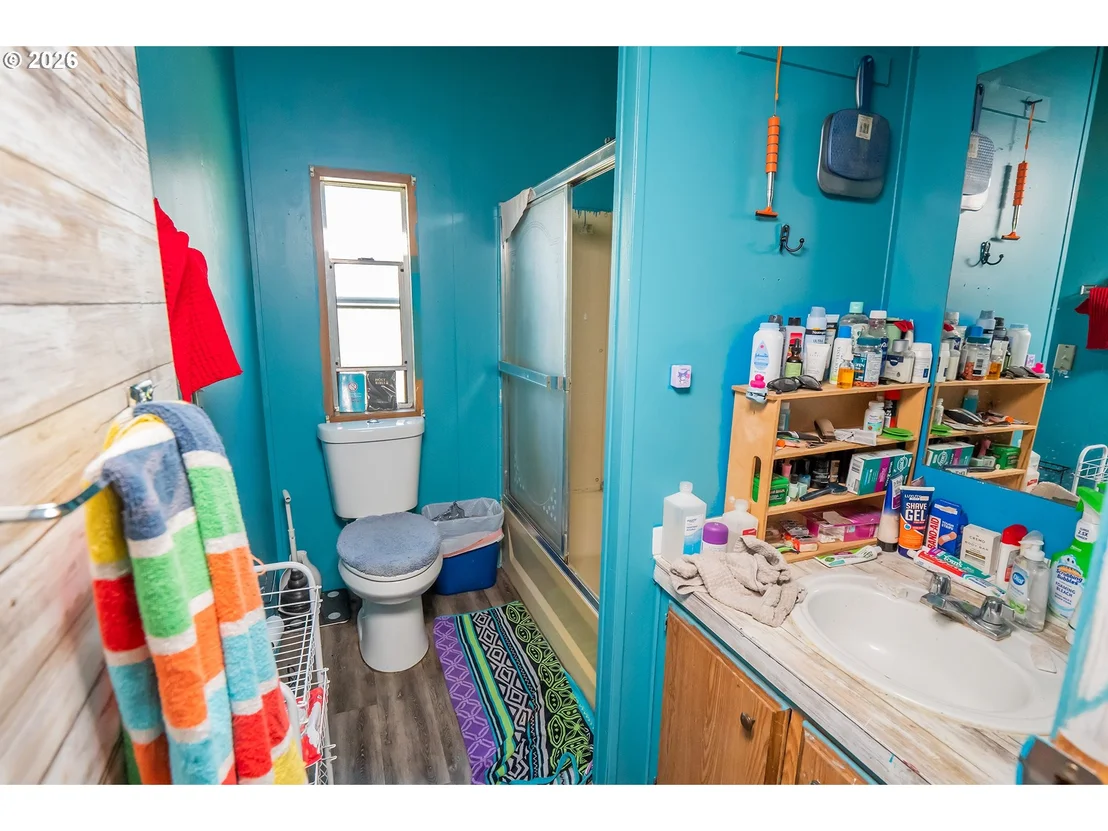 Photo of 496 SCOTTS GLEN DR