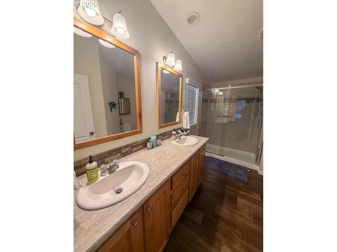 Photo of 1060 CEDAR LOOP