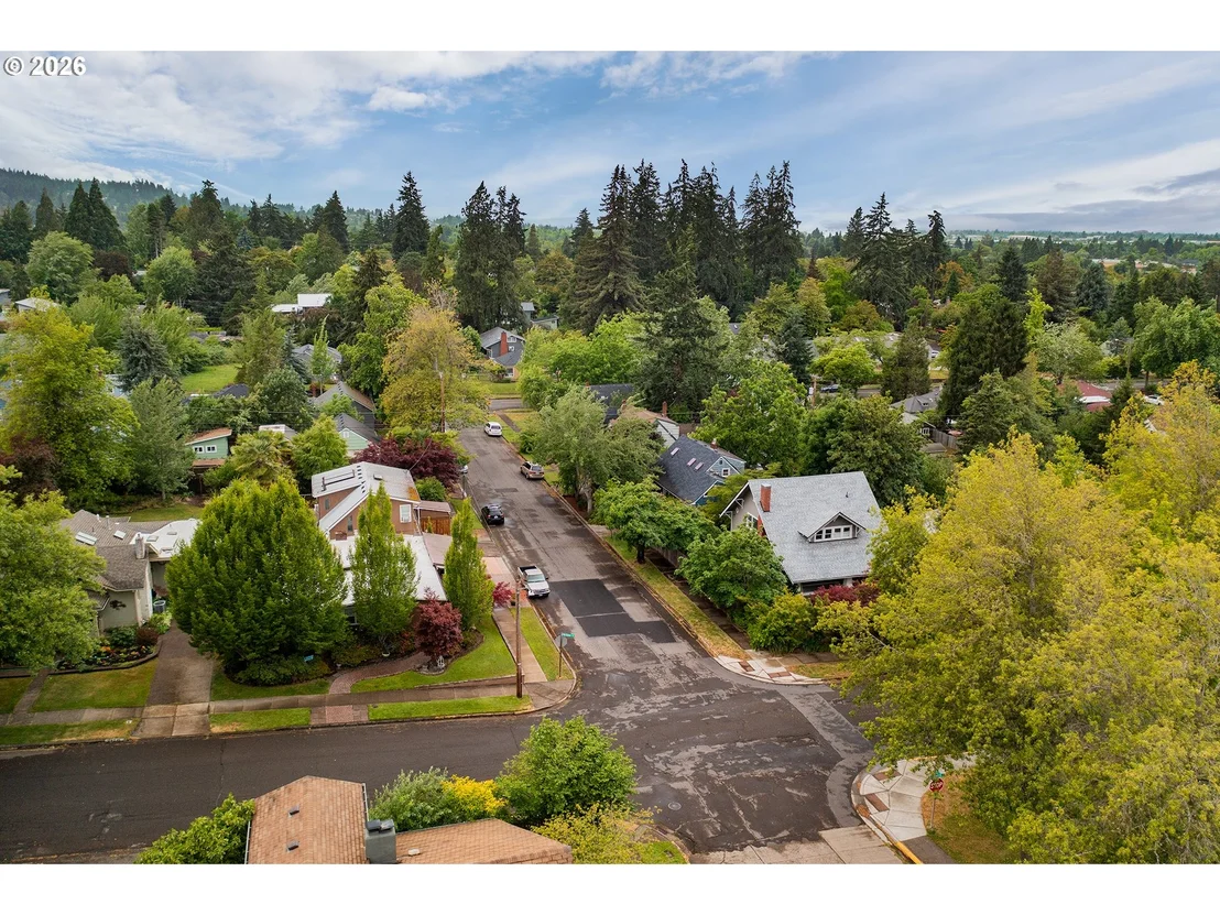 Photo of 541 W 21ST AVE