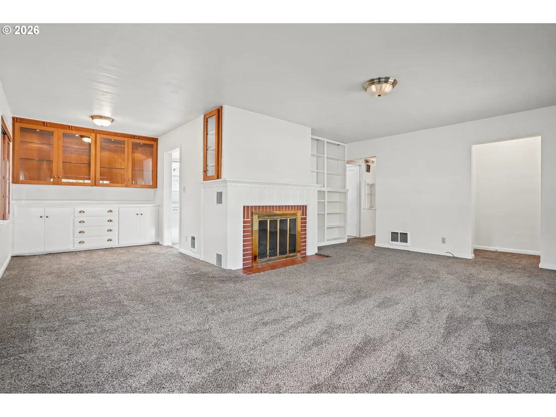 Photo of 890 E 22ND AVE
