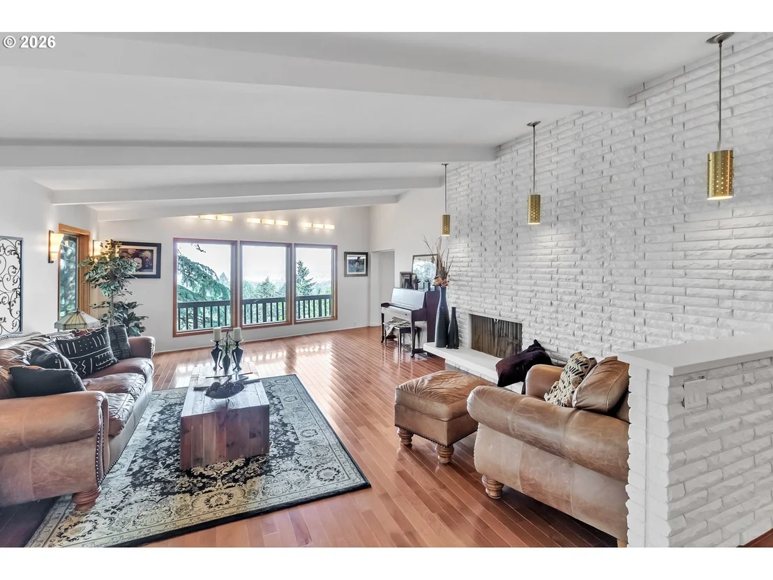 Photo of 2610 HIGHLAND OAKS DR