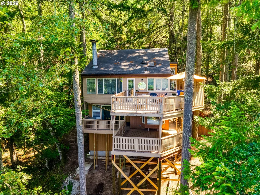 Photo of 3721 PINE CANYON DR