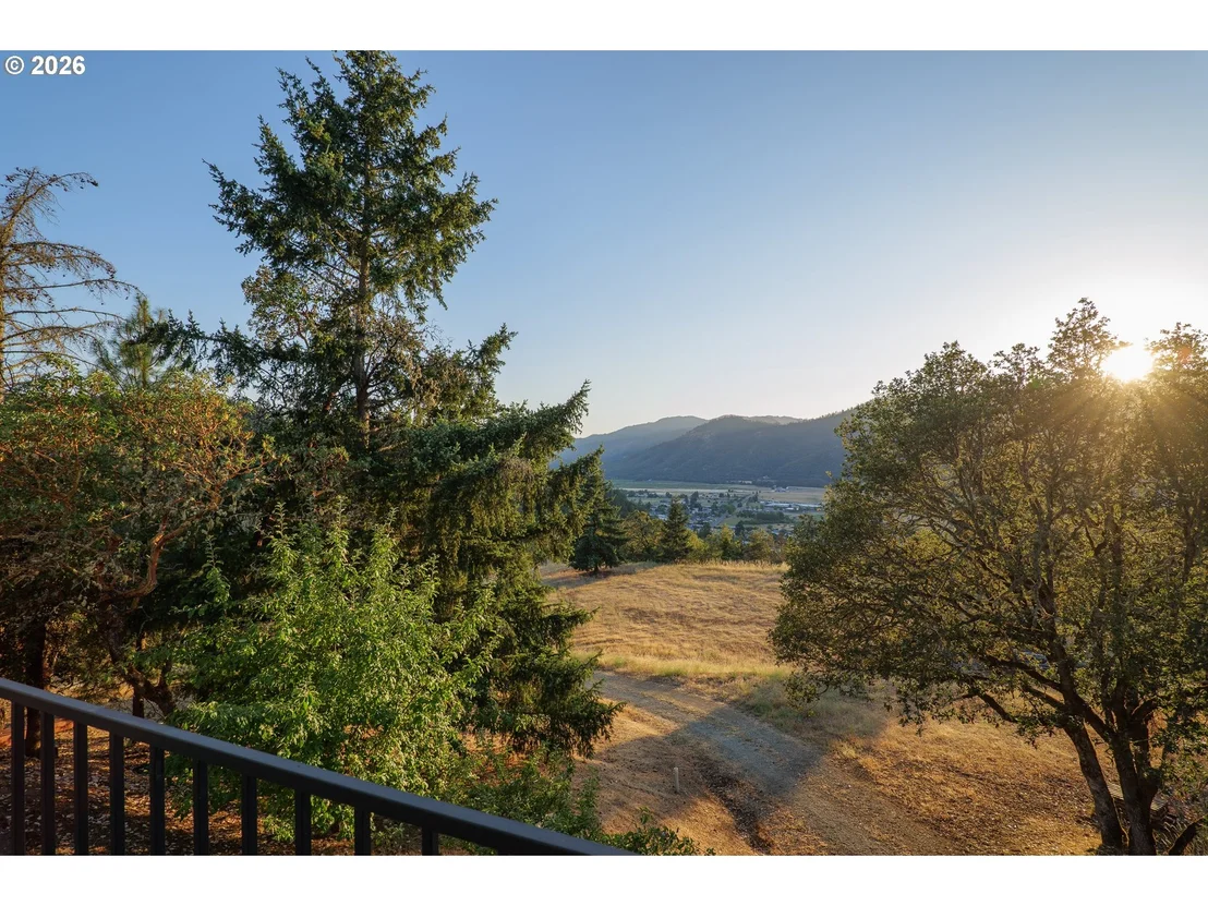 Photo of 317 AKER DR
