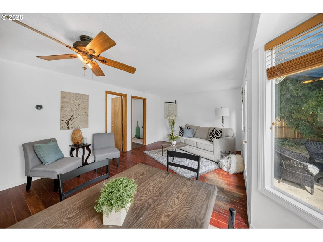 Photo of 212 SUNSET DR