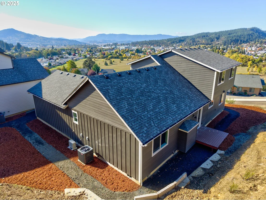 Photo of 664 BROOKS LOOP