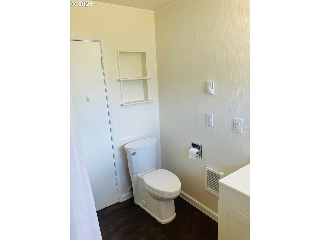 Photo of 152 W C ST