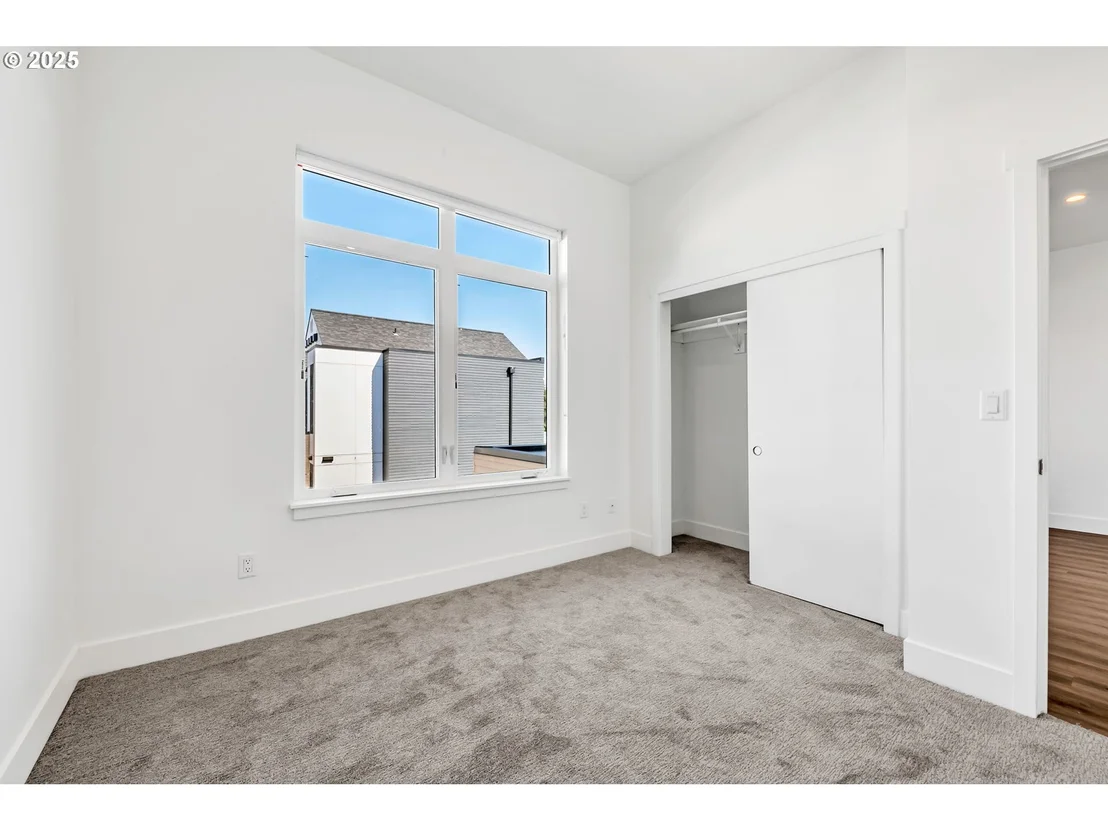 Photo of 193 E 20TH AVE