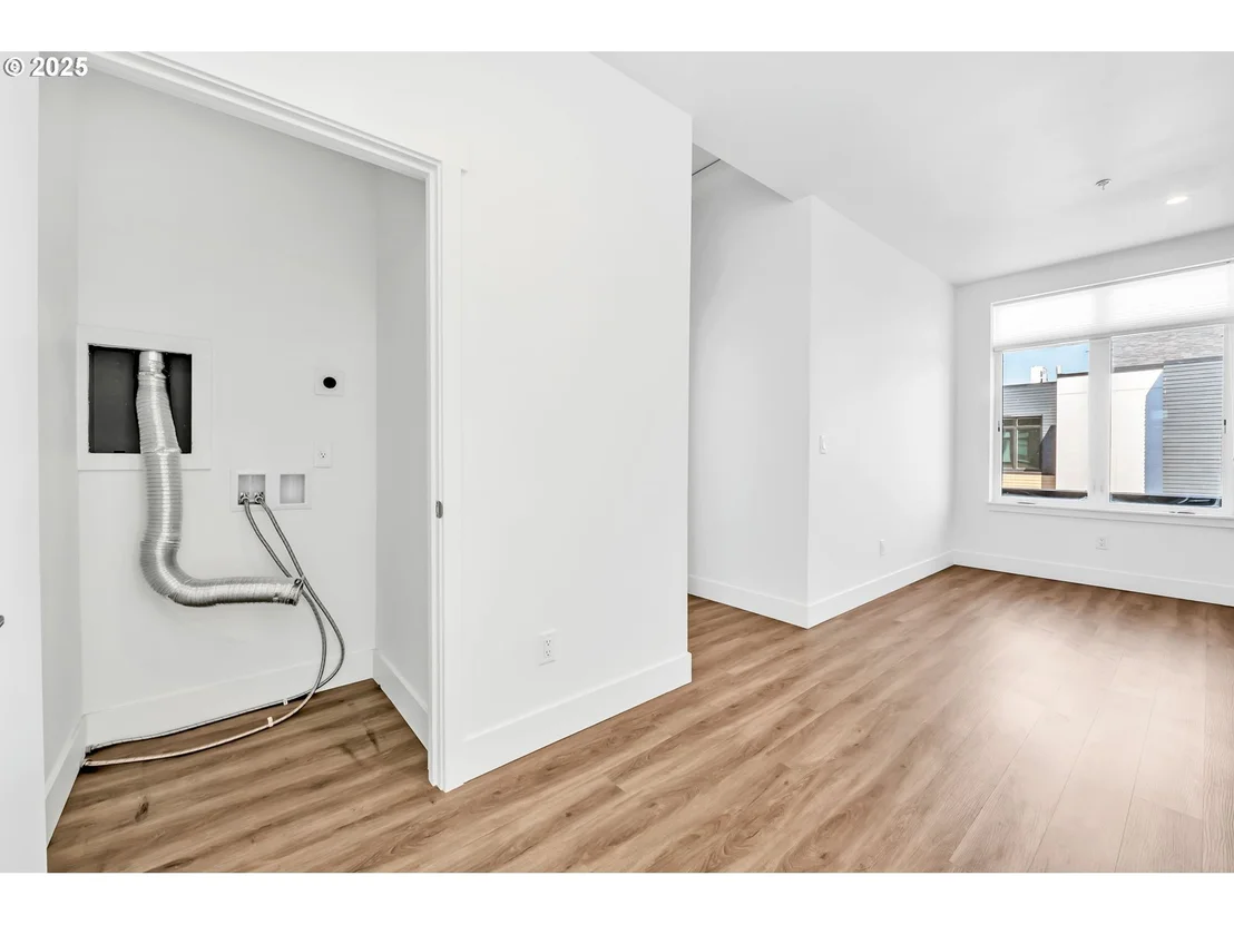 Photo of 193 E 20TH AVE