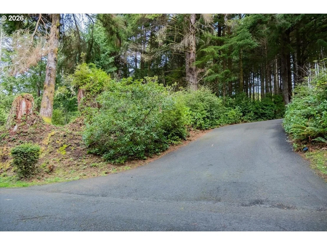 Photo of 575 Fairway DR
