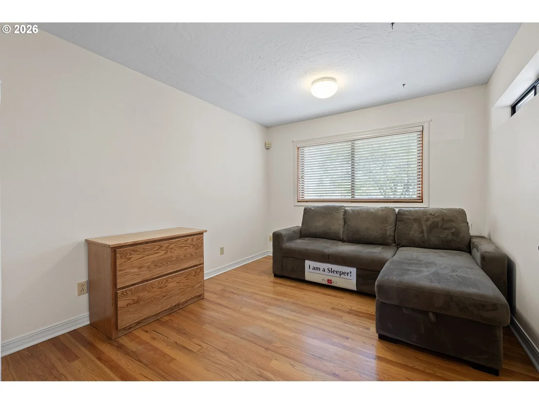 Photo of 84 GREEN LN