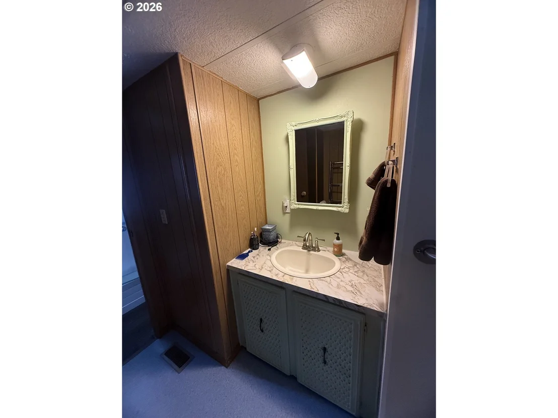 Photo of Unit 5 at 4531 FRANKLIN BLVD