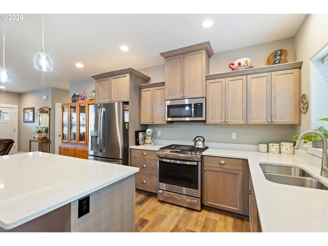 Photo of 582 FAIRWAY ESTATES DR