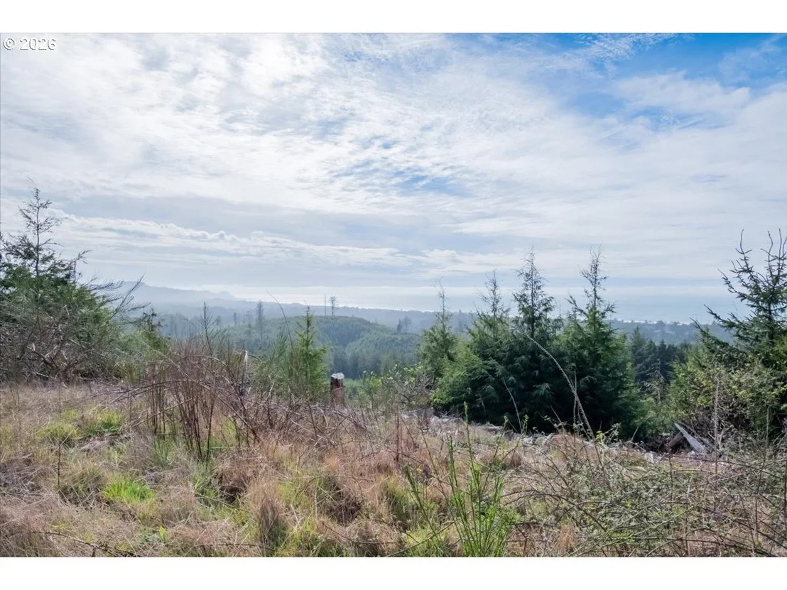 Photo of 575 Fairway DR