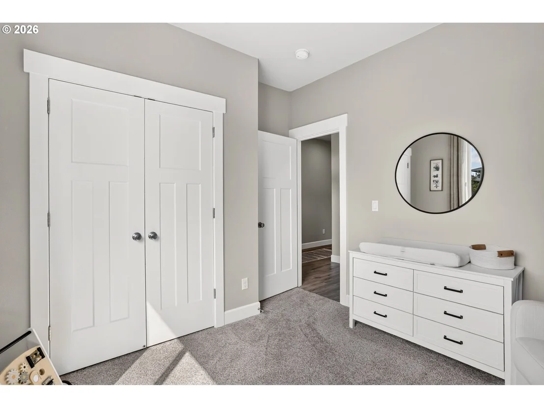 Photo of 1094 NE REGAN HILL LOOP