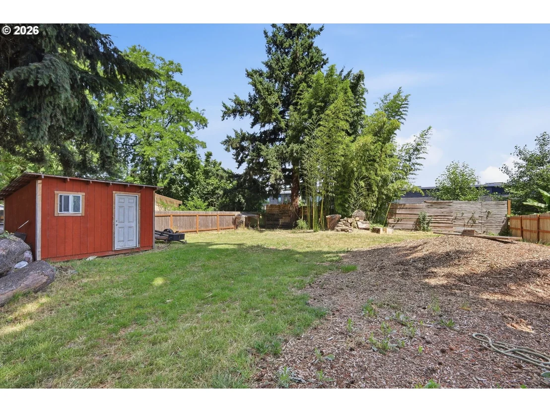 Photo of 605 KOURT DR