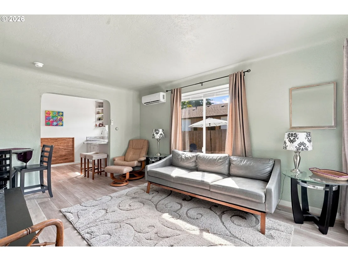 Photo of 1572 W BROADWAY