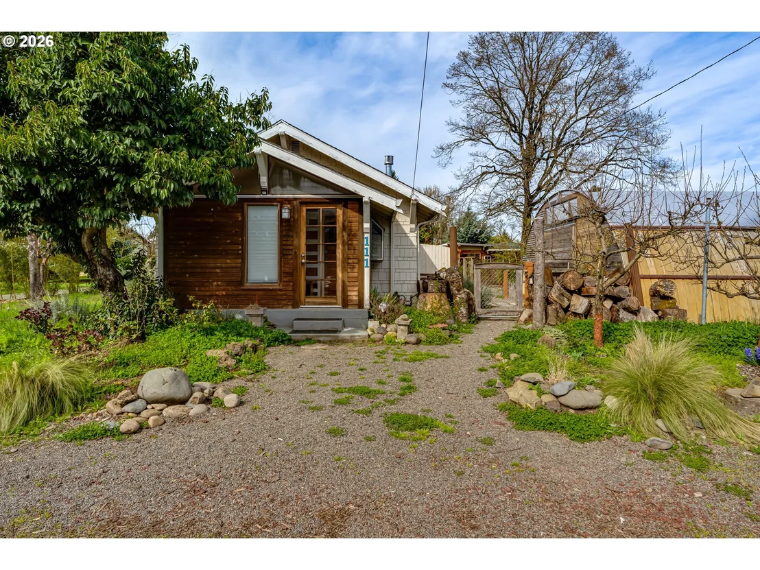 Photo of 111 HOLEMAN AVE