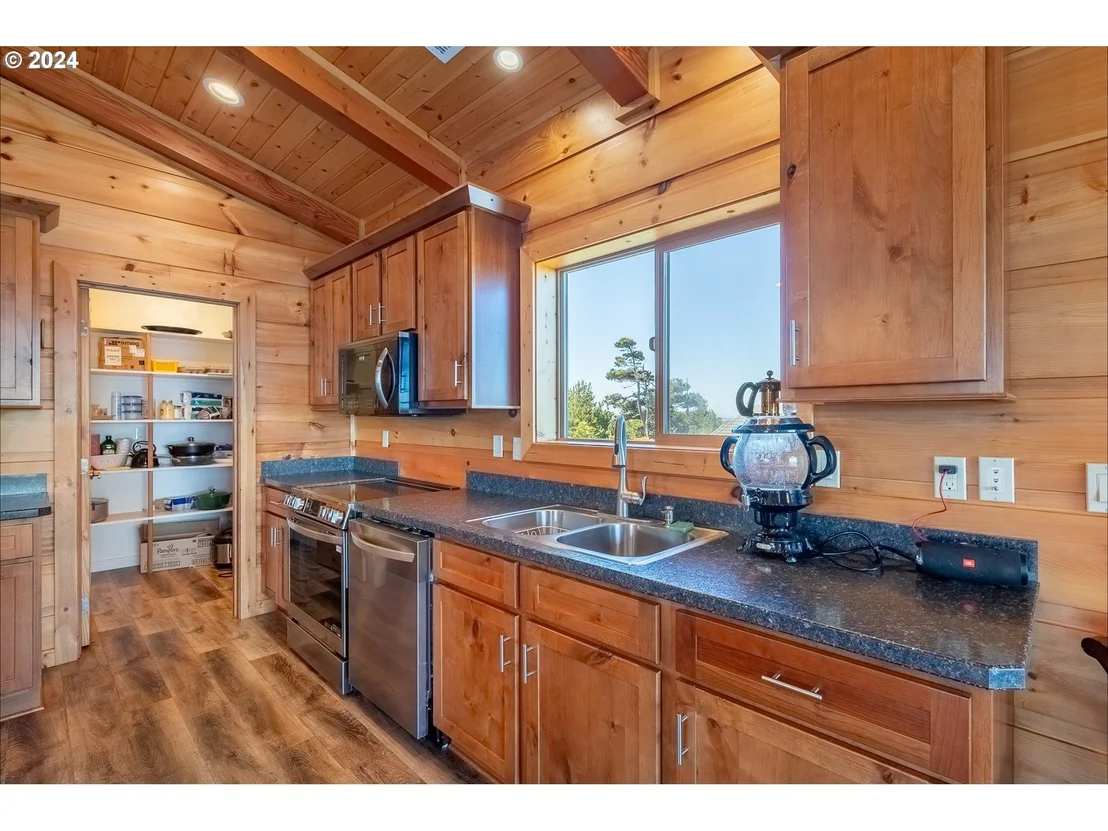 Photo of 21 TWIN TREE CT