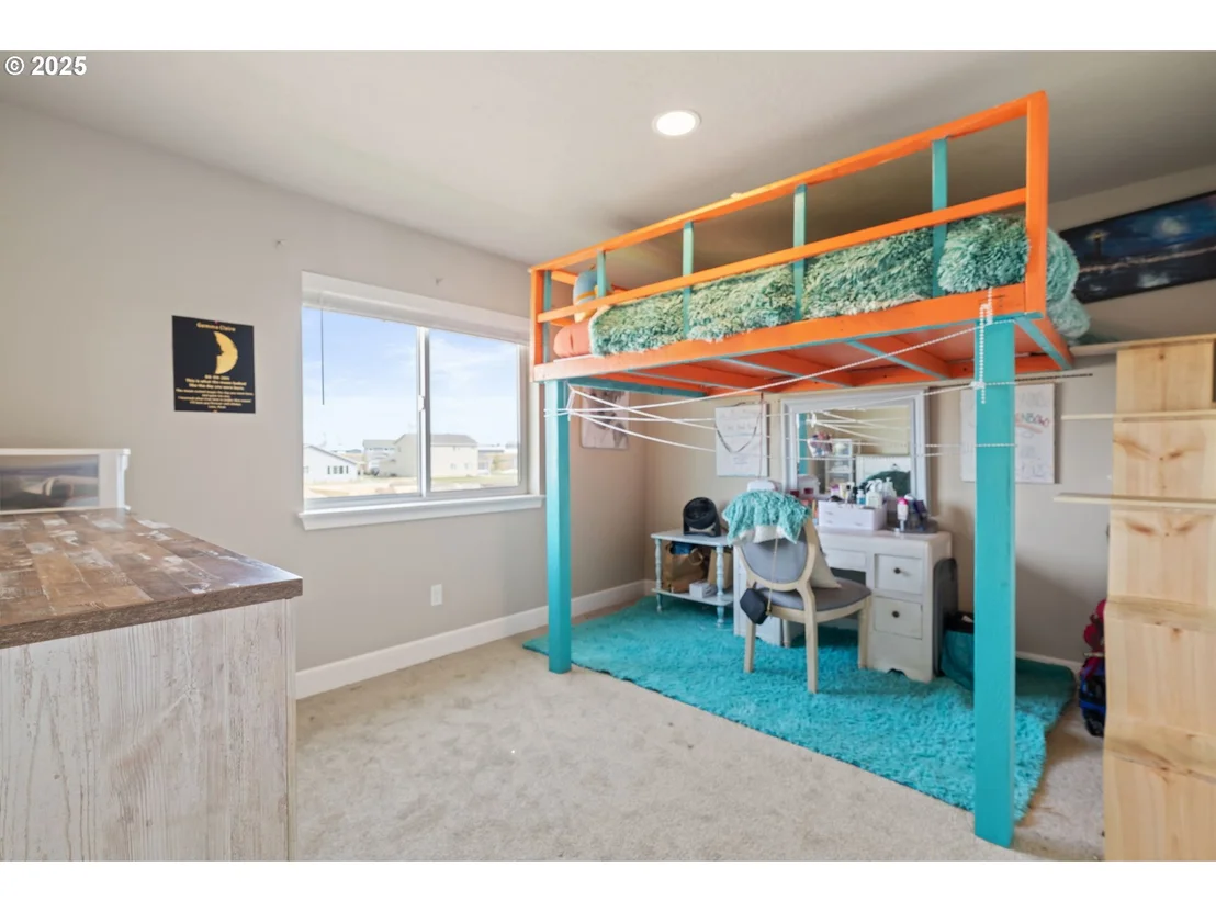 Photo of 280 NW DOUBLE EAGLE AVE
