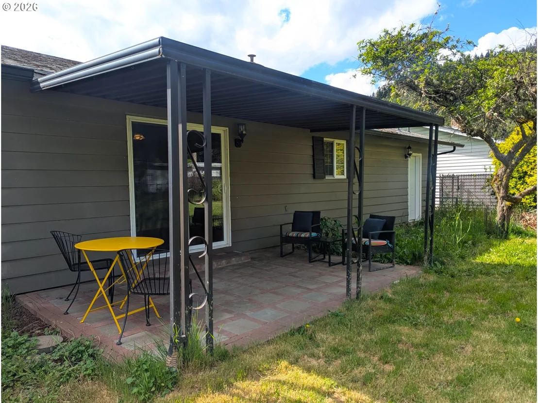Photo of 76501 PORTAL DR