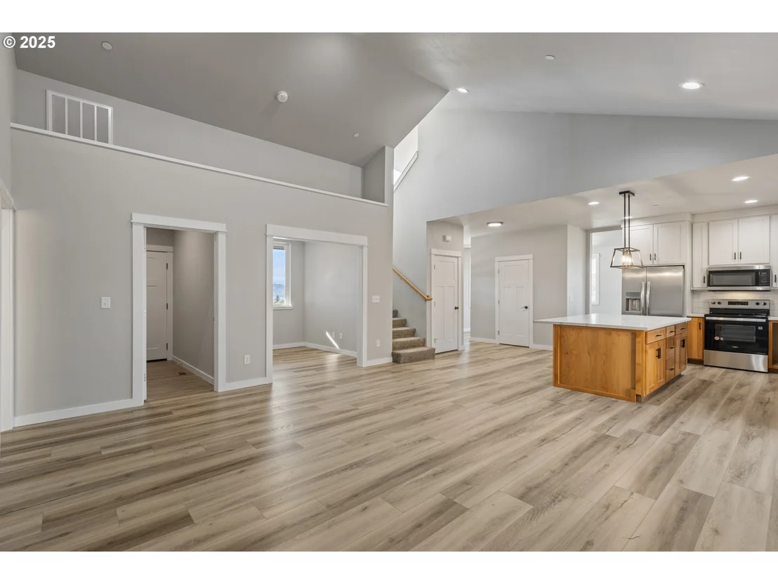 Photo of 664 BROOKS LOOP