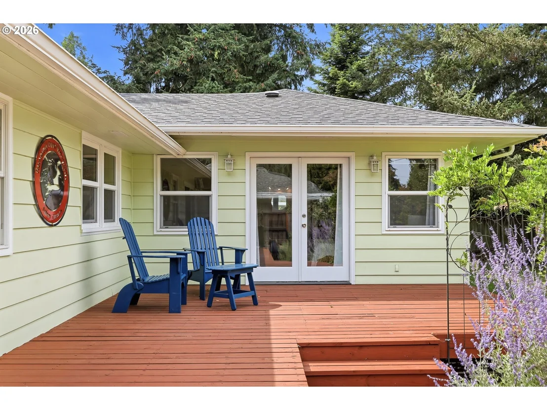 Photo of 595 DARTMOOR DR