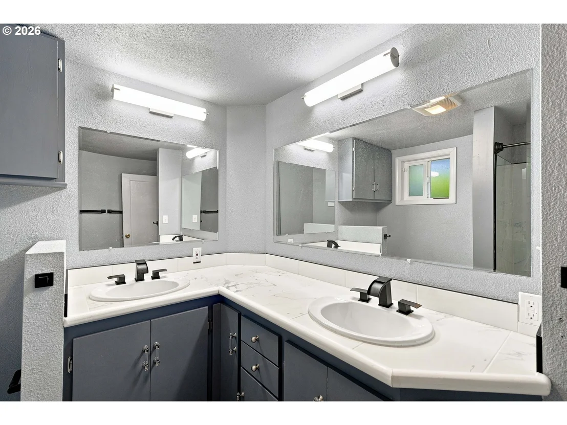 Photo of 62941 CROWN POINT RD