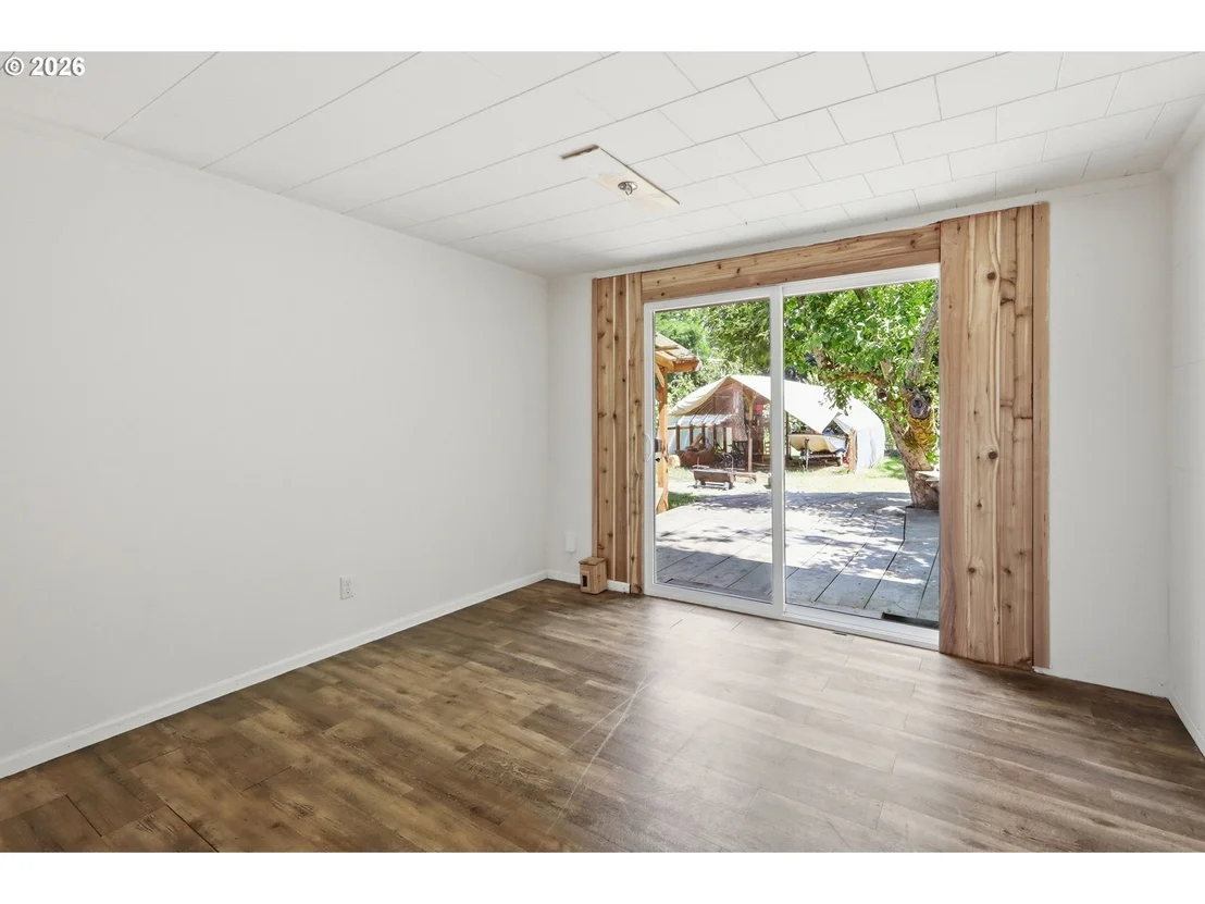 Photo of 605 KOURT DR