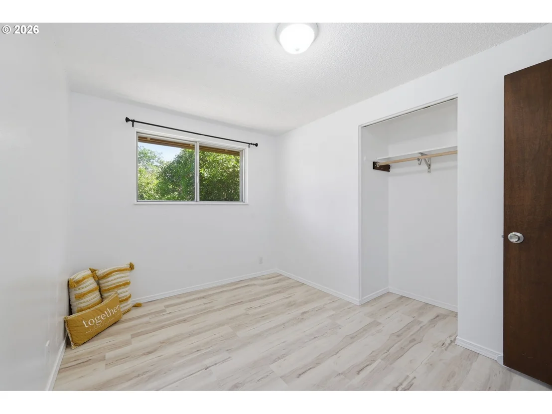 Photo of 2250 W IRWIN WAY